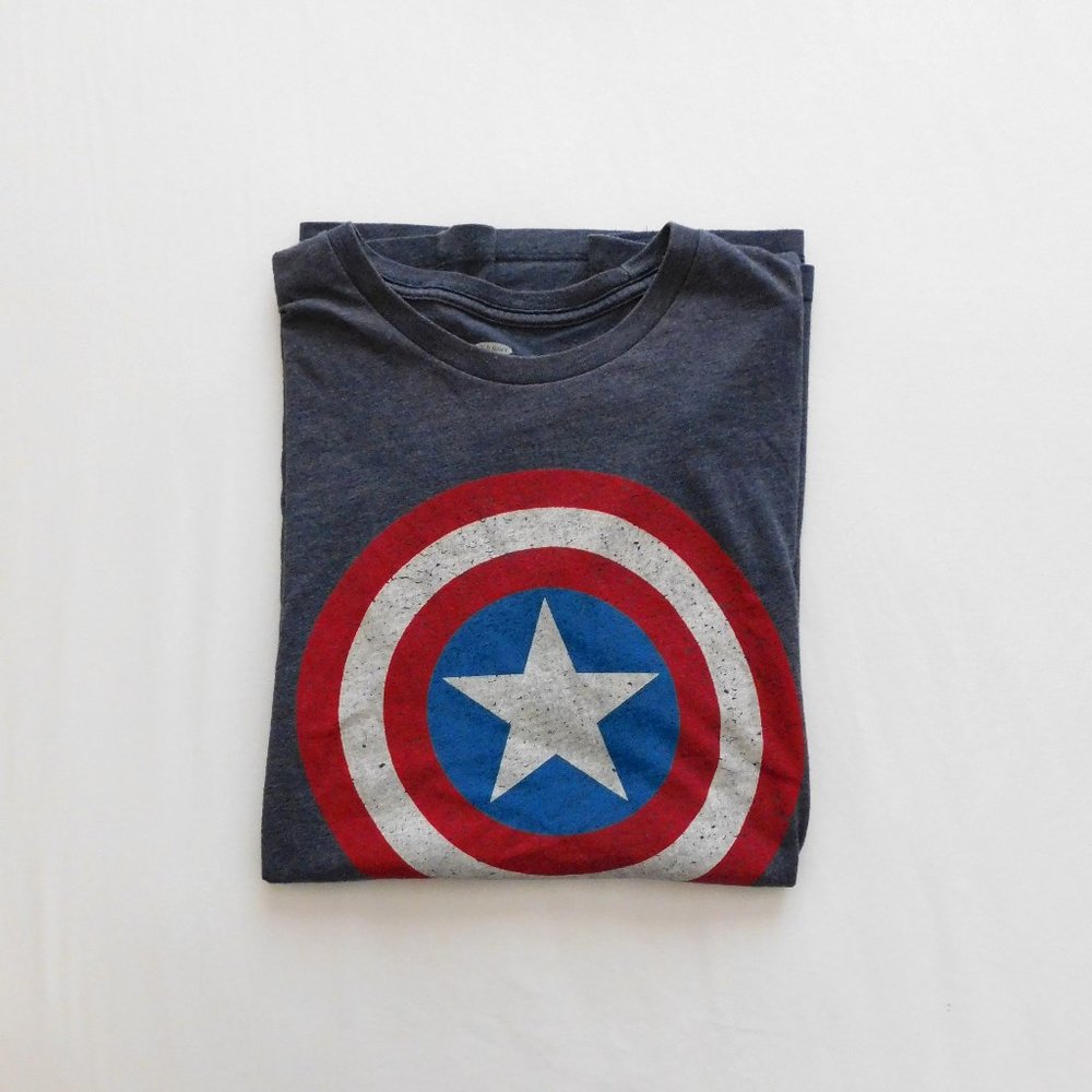 Unisex Old Navy Captain America T Shirt, Size M
